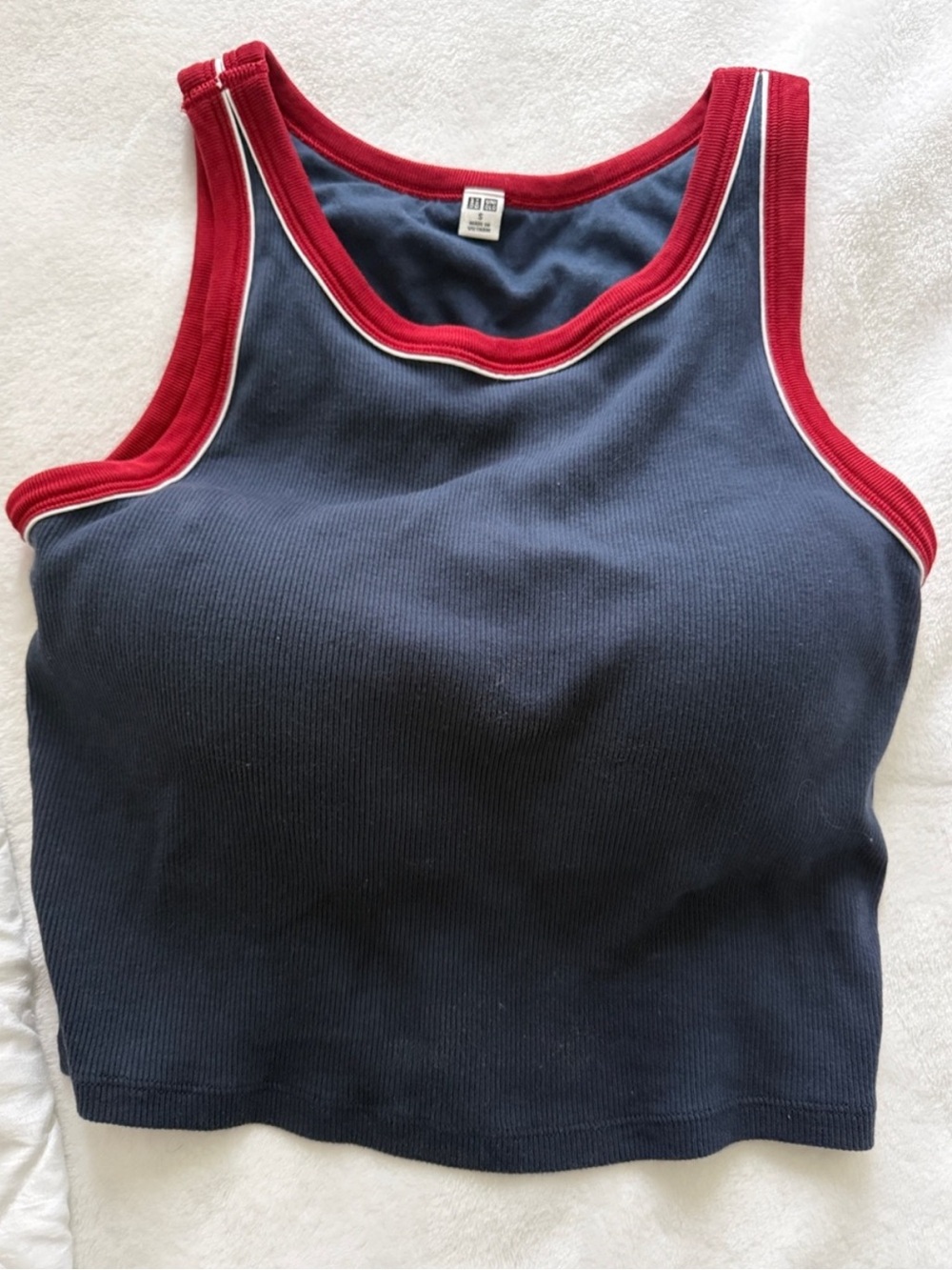 Women’s Uniqlo bra too Navy Ribbed Tank Top with Red Trim small